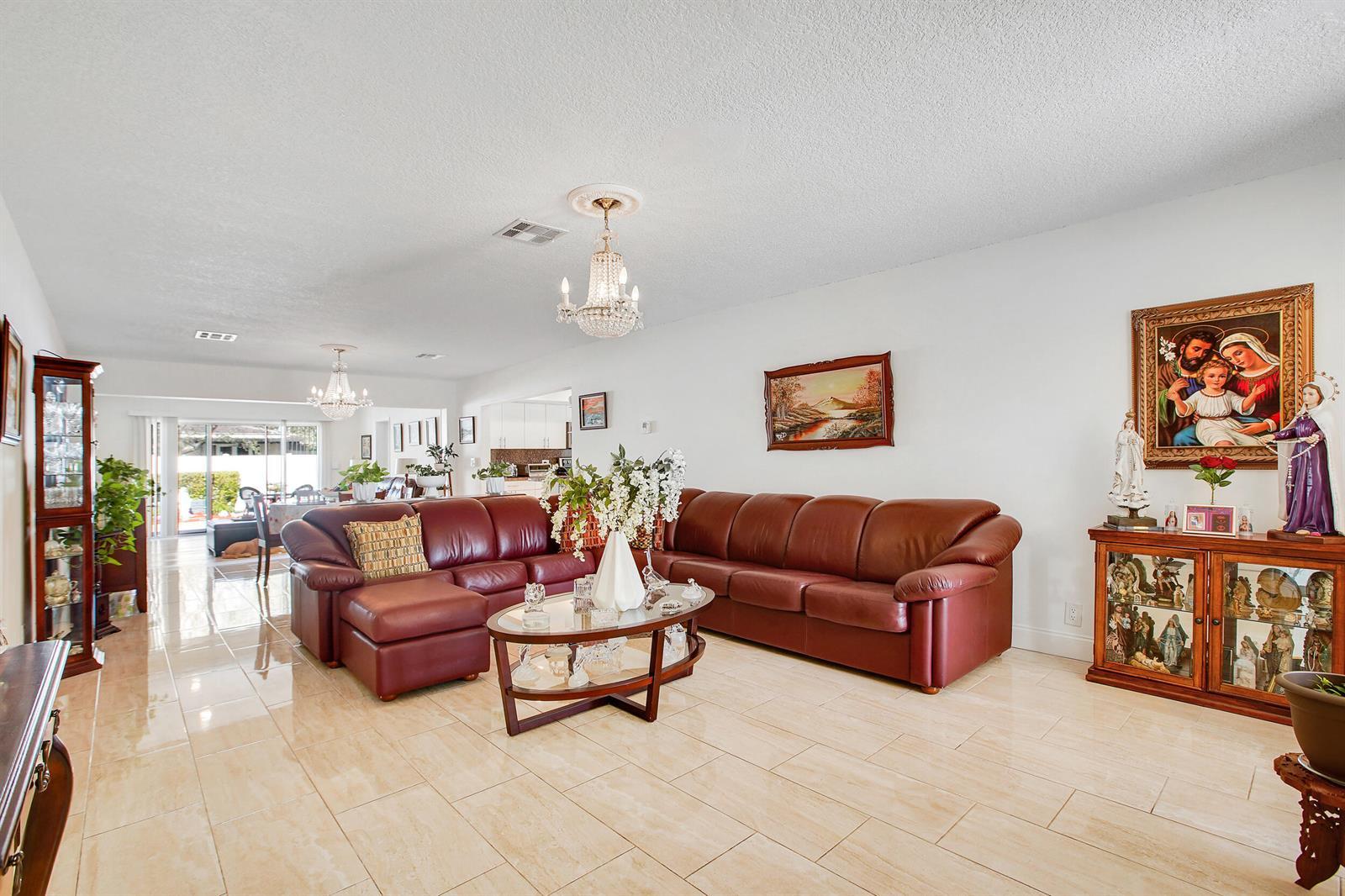 104 N 31st Court, Hollywood FL 33021 photo 3