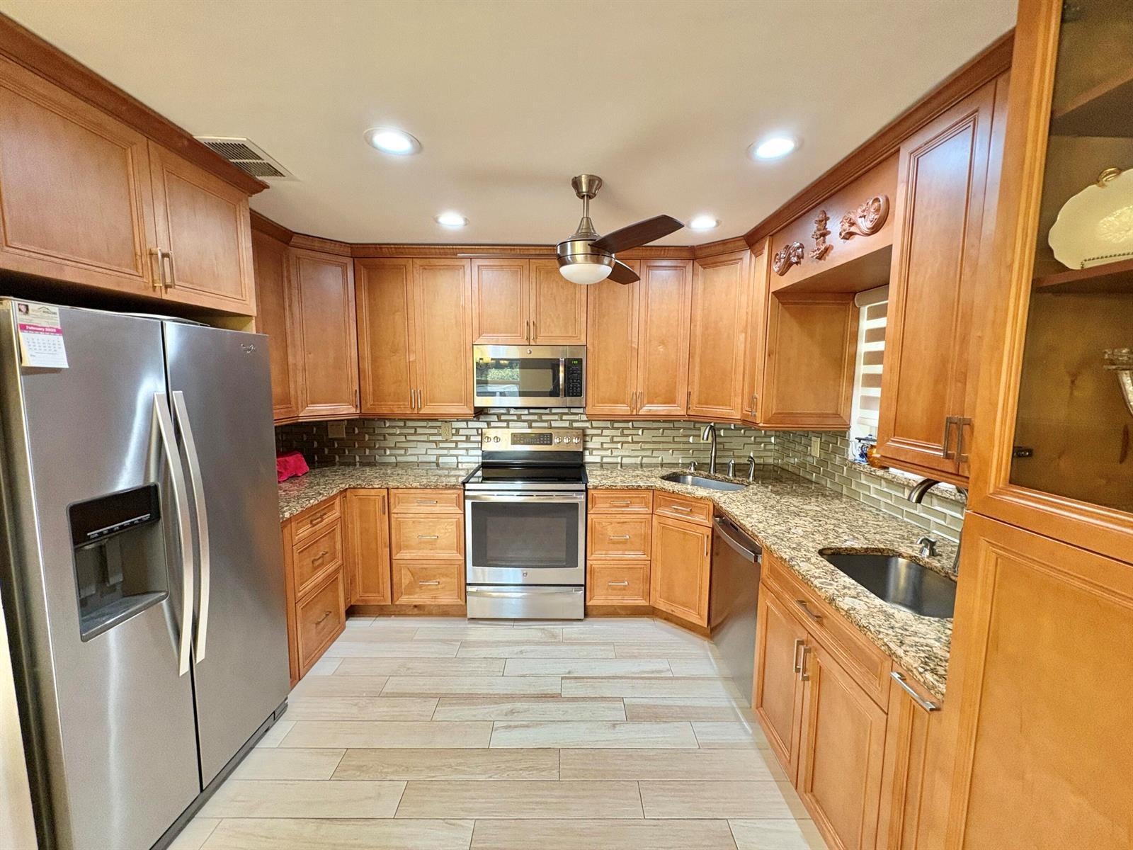 30 Plymouth C, West Palm Beach FL 33417
