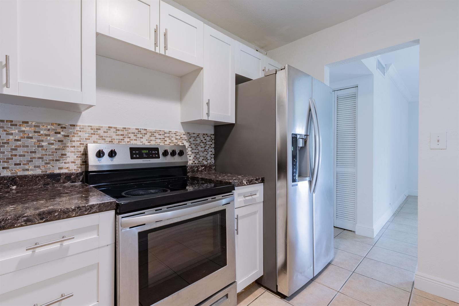 9459 SW 76th Street # R8, Miami FL 33173 photo 2