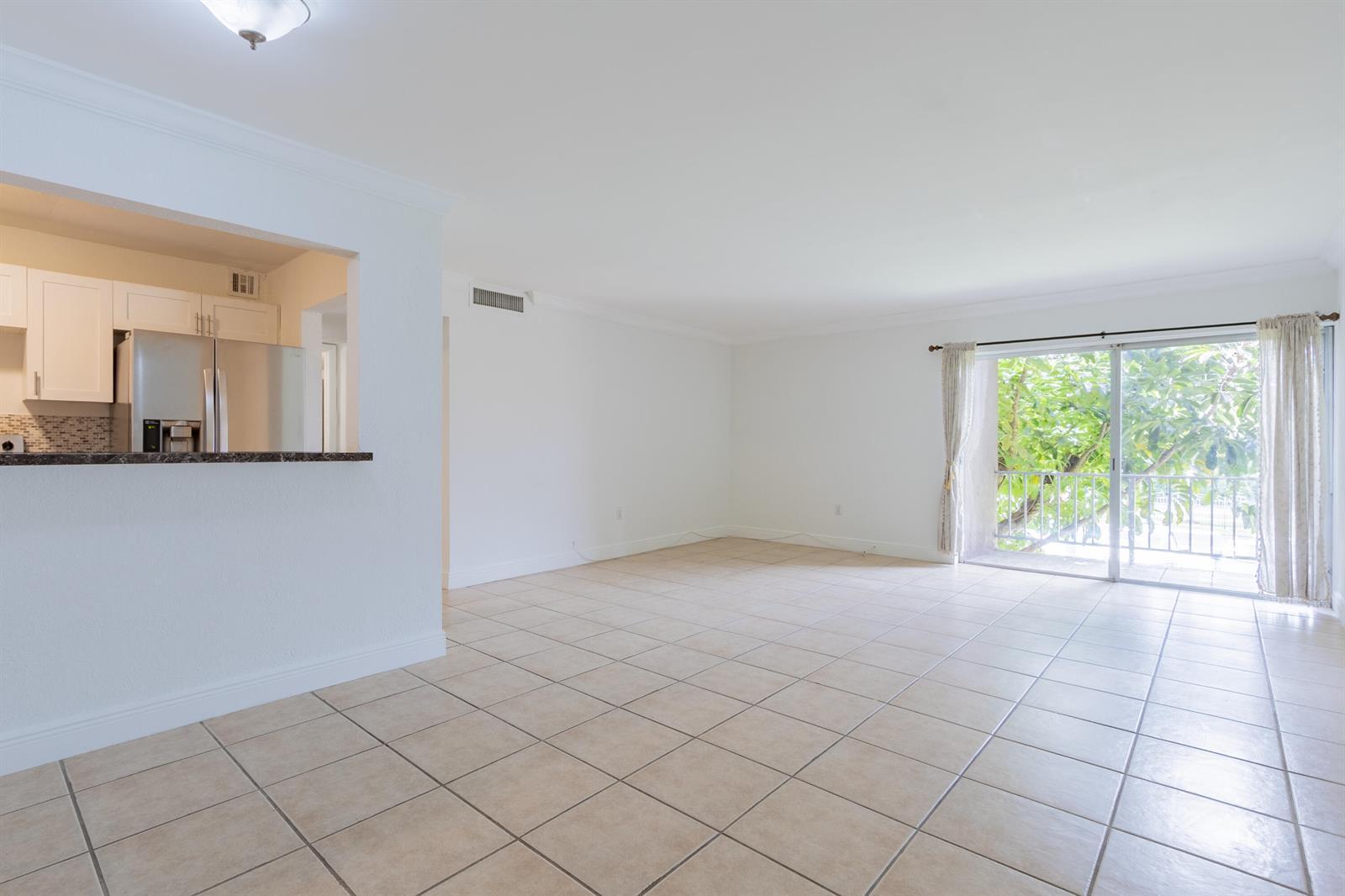 9459 SW 76th Street # R8, Miami FL 33173 photo 4