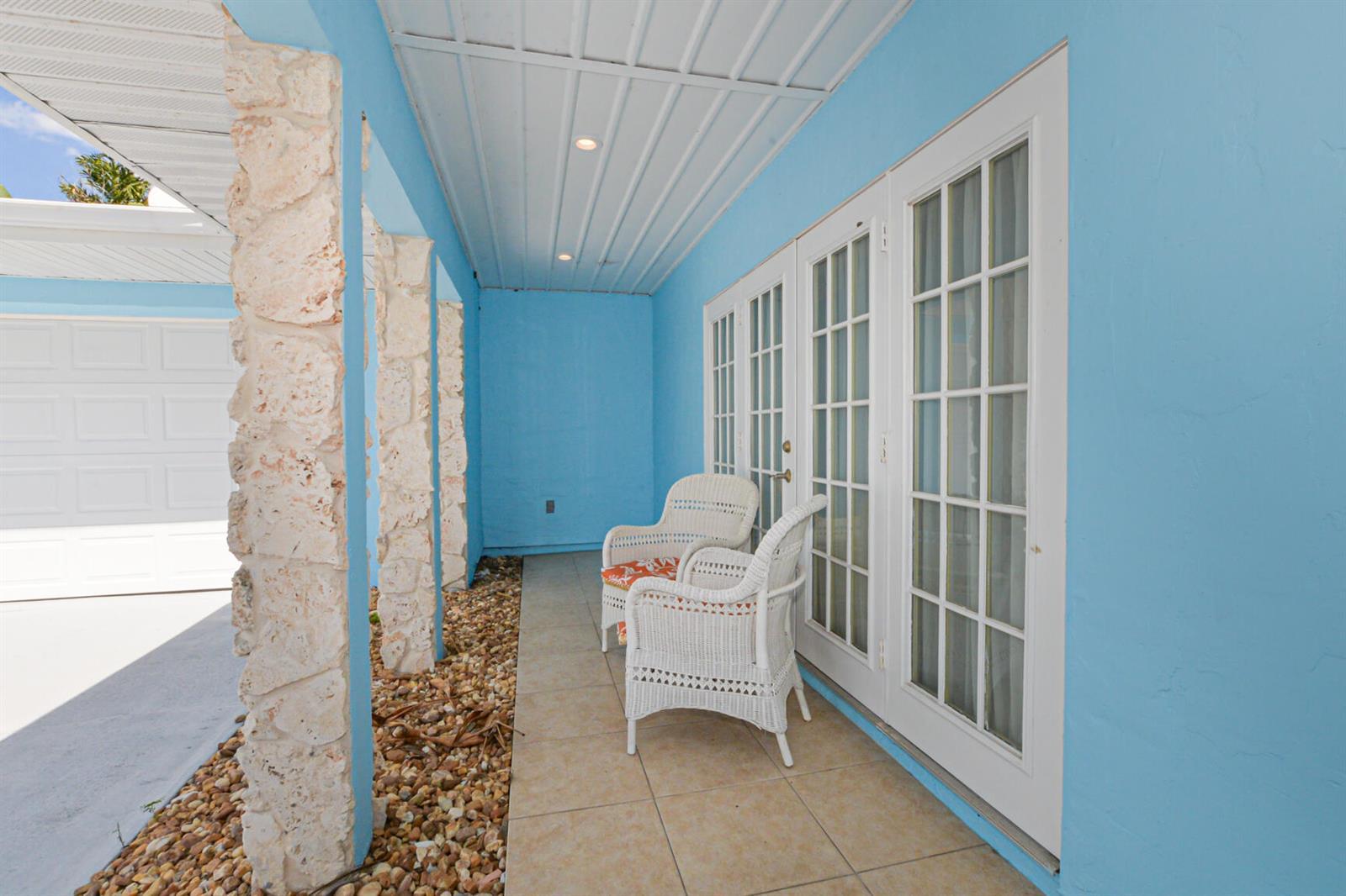 1530 SE Sunshine Avenue, Port St. Lucie FL 34952 photo 2