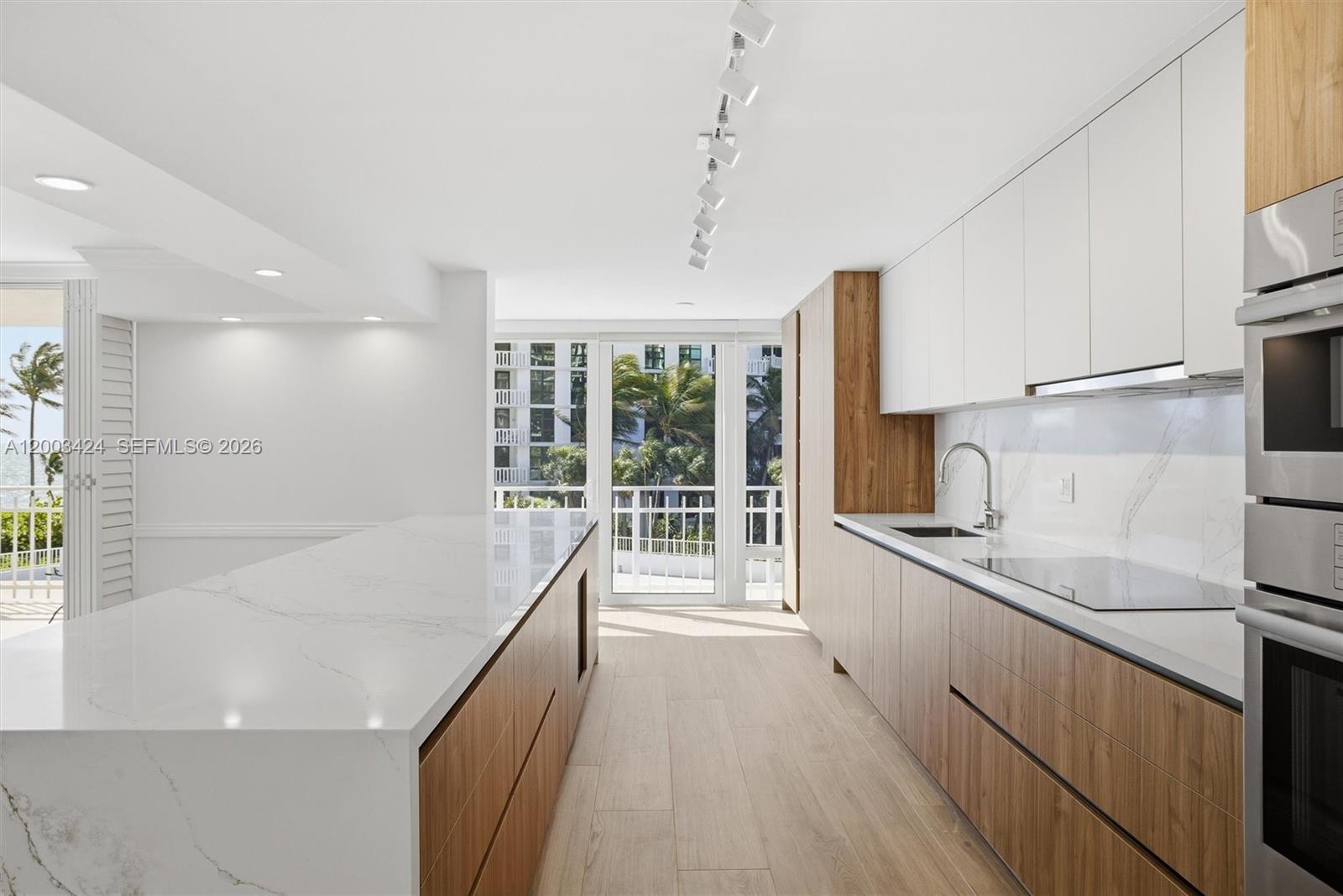 600 Grapetree Dr, Key Biscayne FL 33149 photo 4