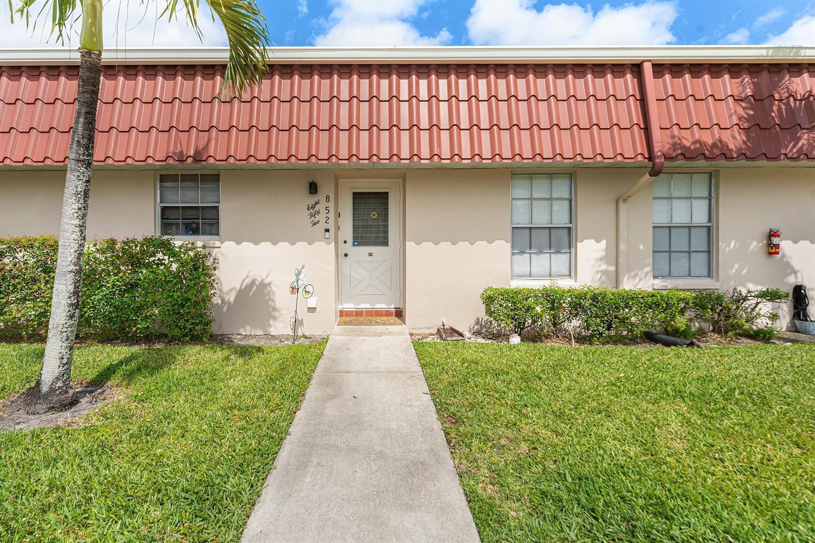 852 Salem Lane, Lake Worth FL 33467 photo 2