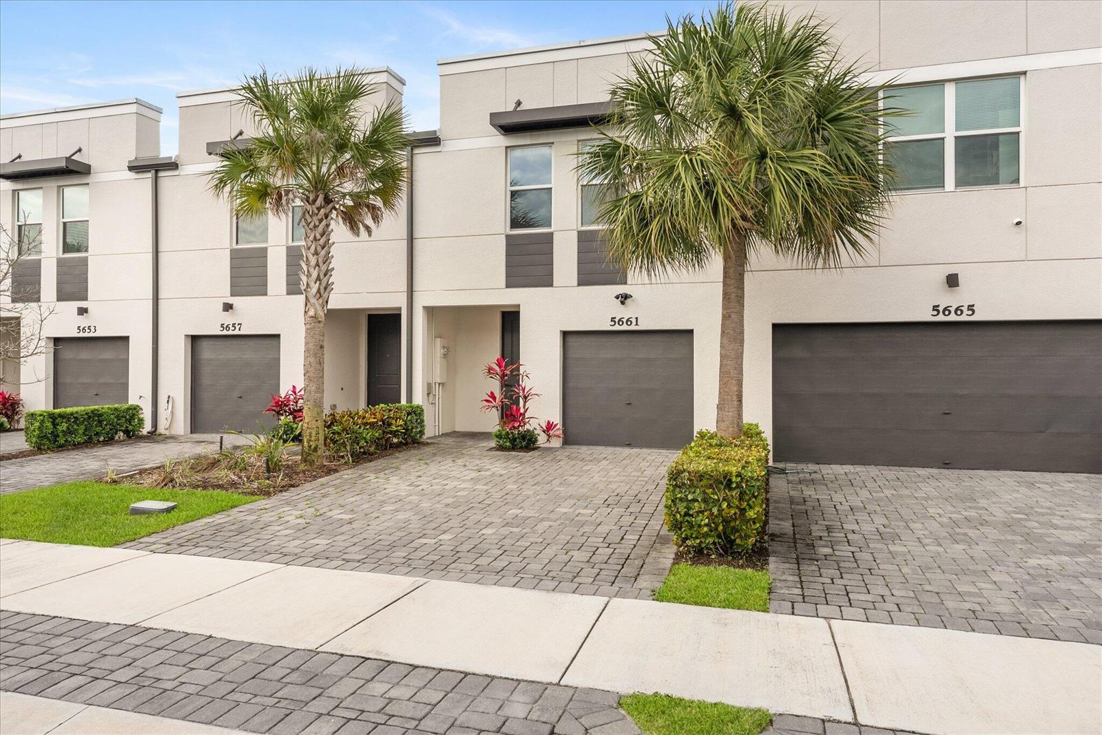 5661 Mentmore Drive, Mangonia Park FL 33407 photo 2