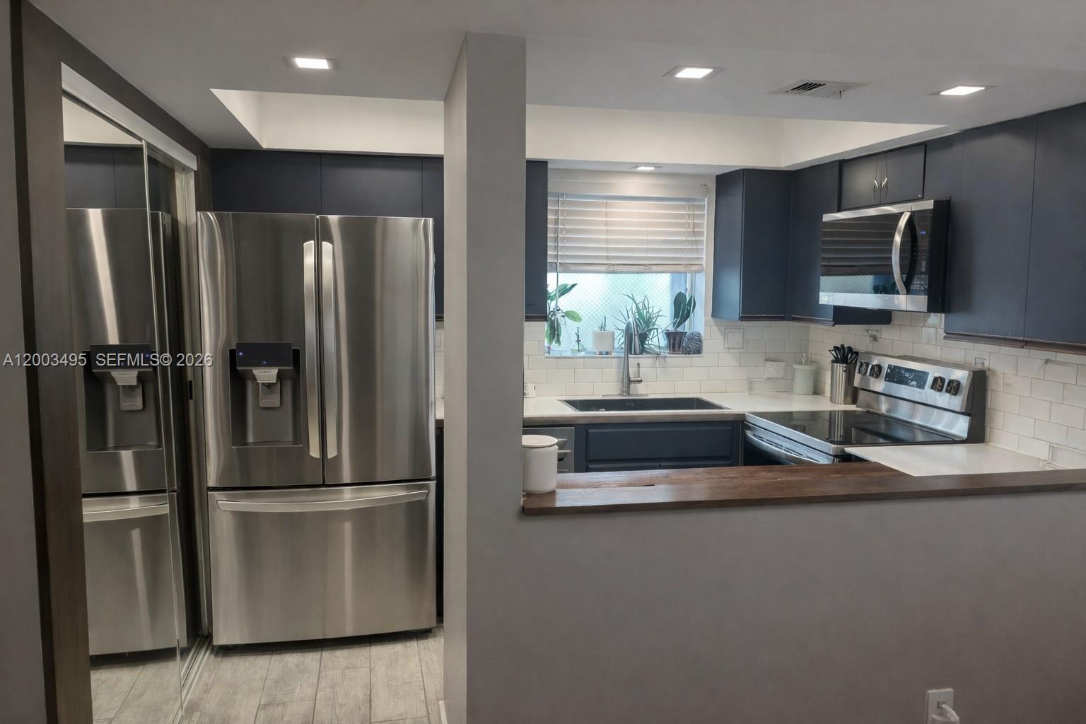 201 NW 7th St # 103, Miami FL 33136 photo 2