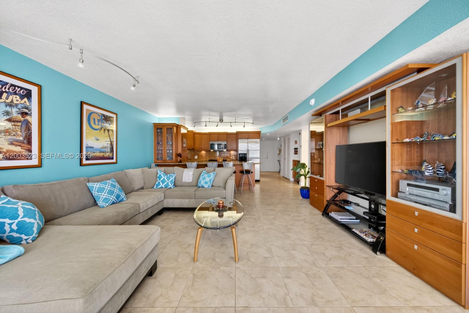 6423 Collins Ave # 1204, Miami Beach FL 33141 photo 2