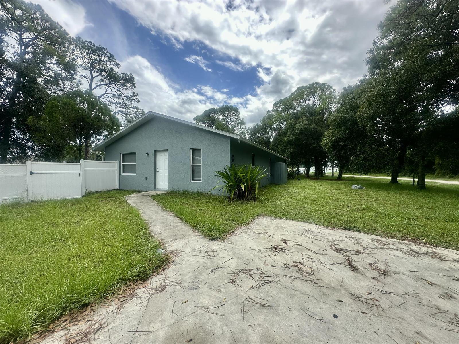 5106 Sanibel Avenue, Fort Pierce FL 34951 photo 5