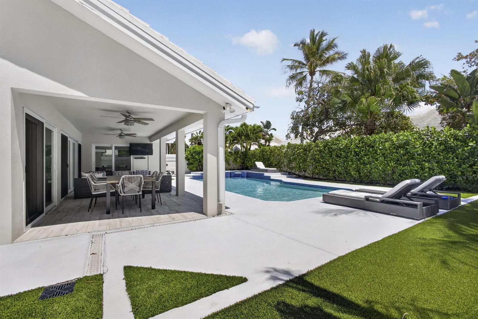 2760 White Wing Lane, West Palm Beach FL 33409 photo 4