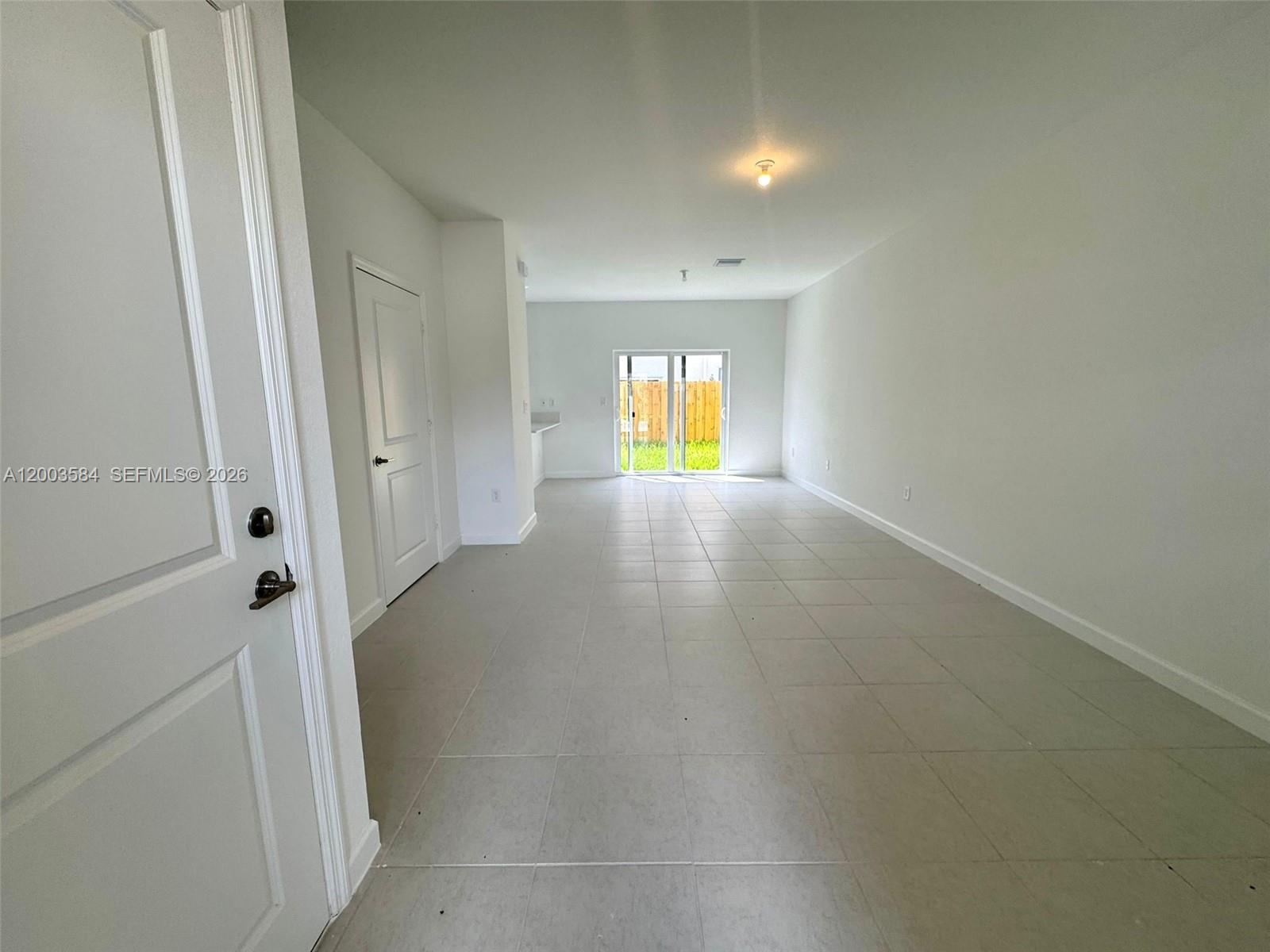 2877 SE 24 Avenue, Homestead FL 33035 photo 2
