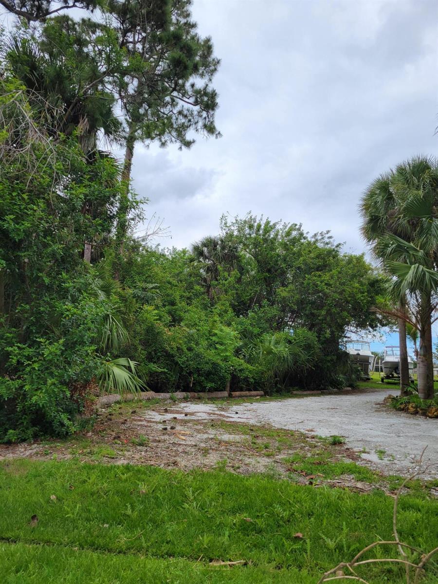 1109 SW Abingdon Avenue S, Port St. Lucie FL 34953 photo 3