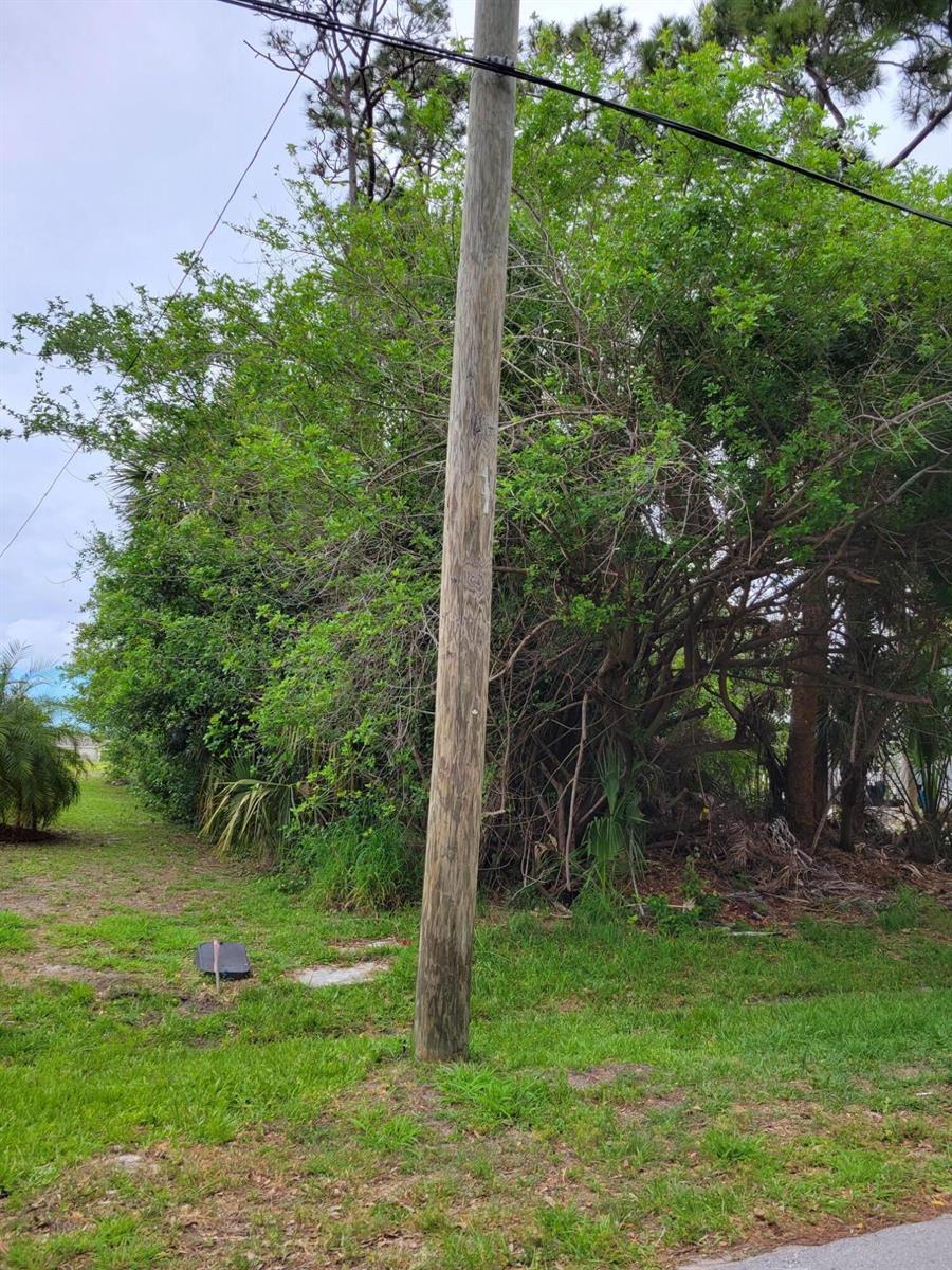 1109 SW Abingdon Avenue S, Port St. Lucie FL 34953