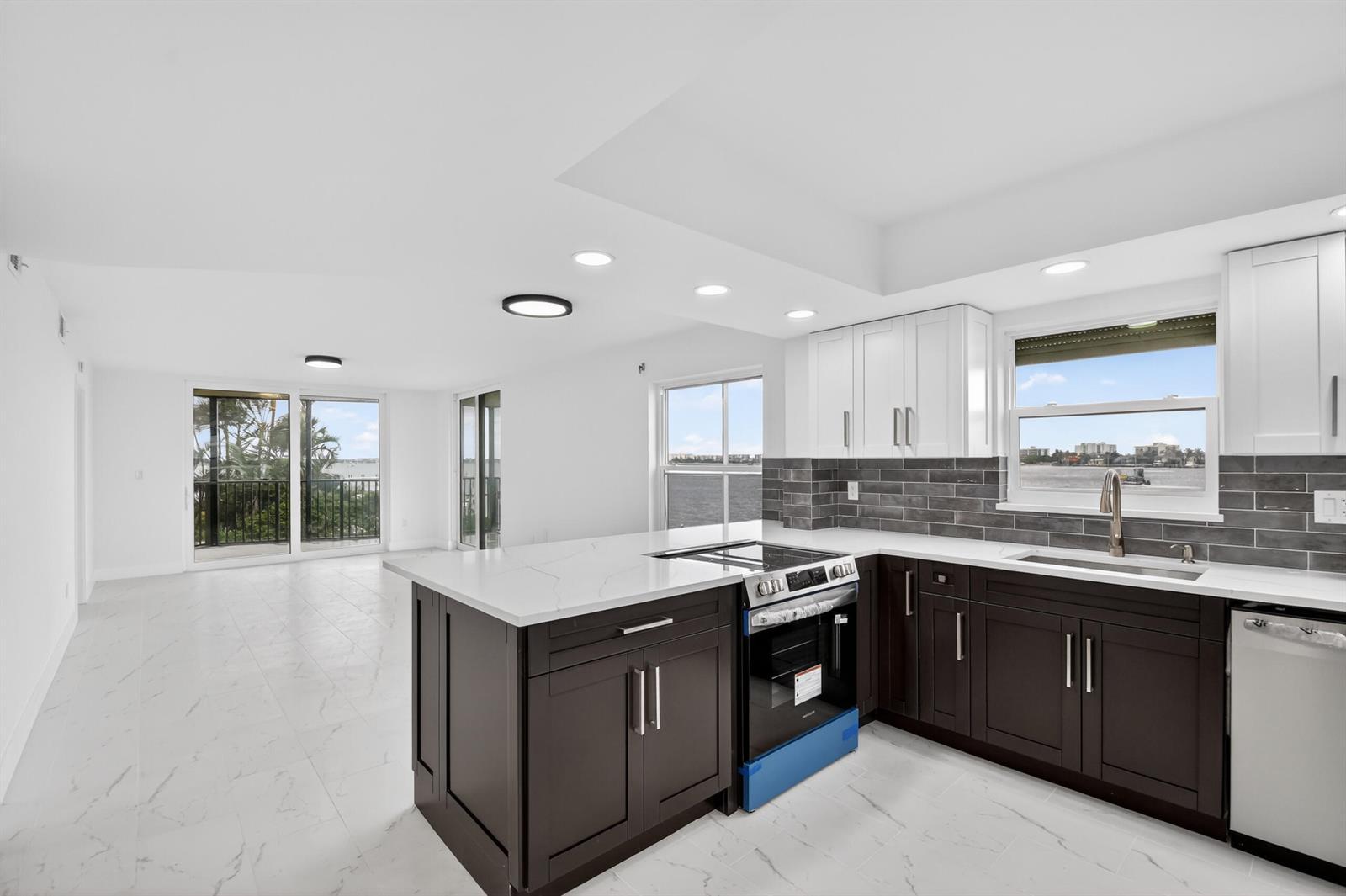 896 N Federal Highway # 224, Lantana FL 33462