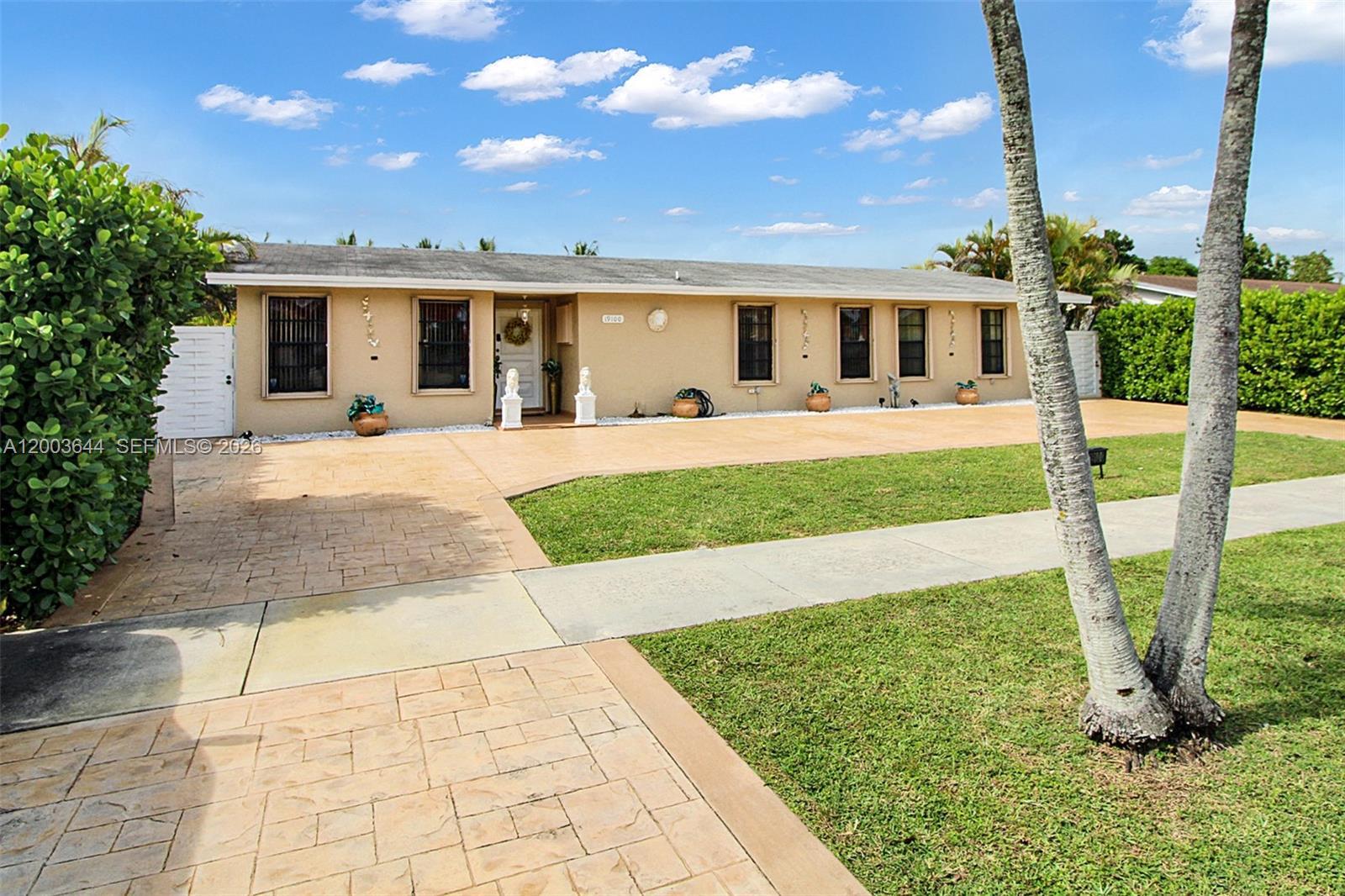 19100 SW 125th Ave, Miami FL 33177 photo 2