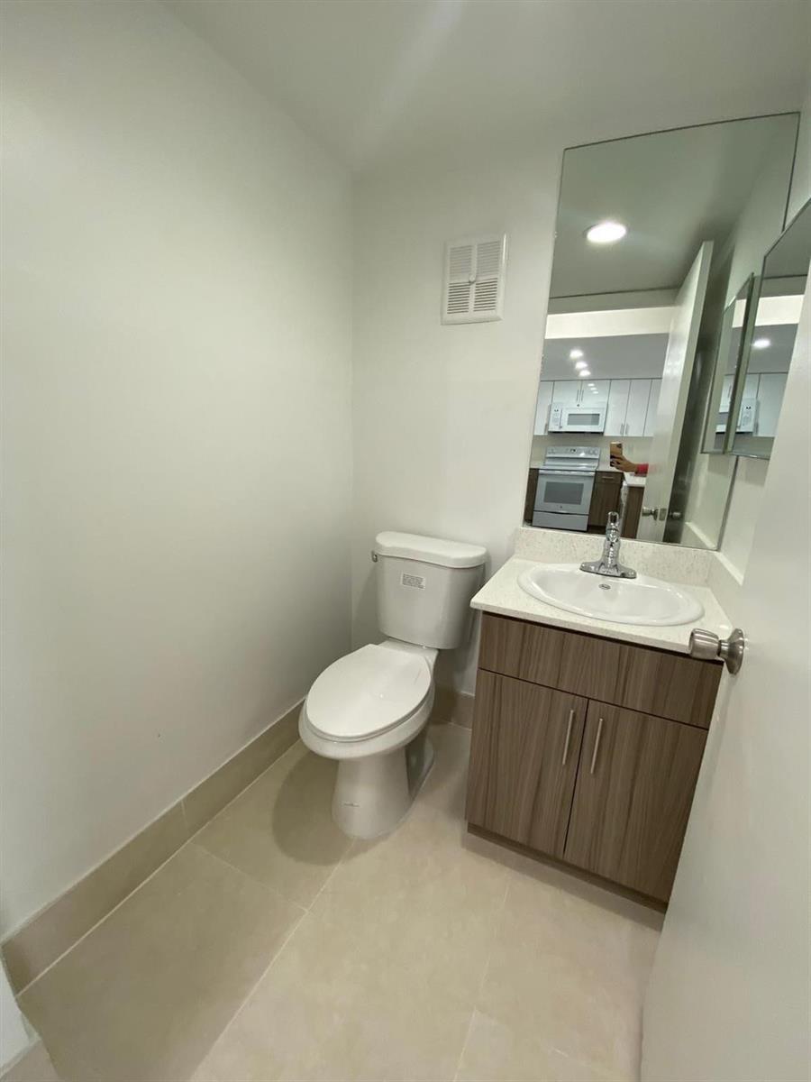 18335 NW 68 Avenue # 318, Hialeah FL 33015 photo 4