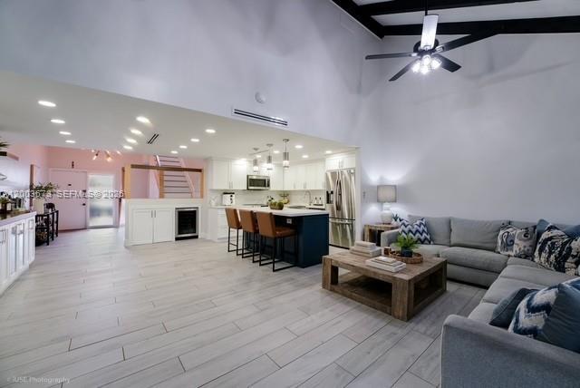 1231 E Golfview Dr, Pembroke Pines FL 33026