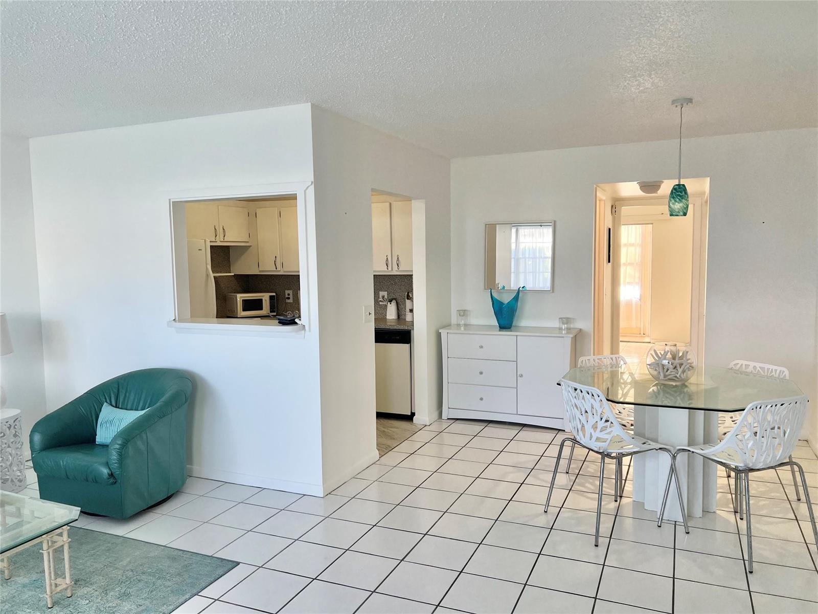 266 Oakridge P # 266, Deerfield Beach FL 33442 photo 4