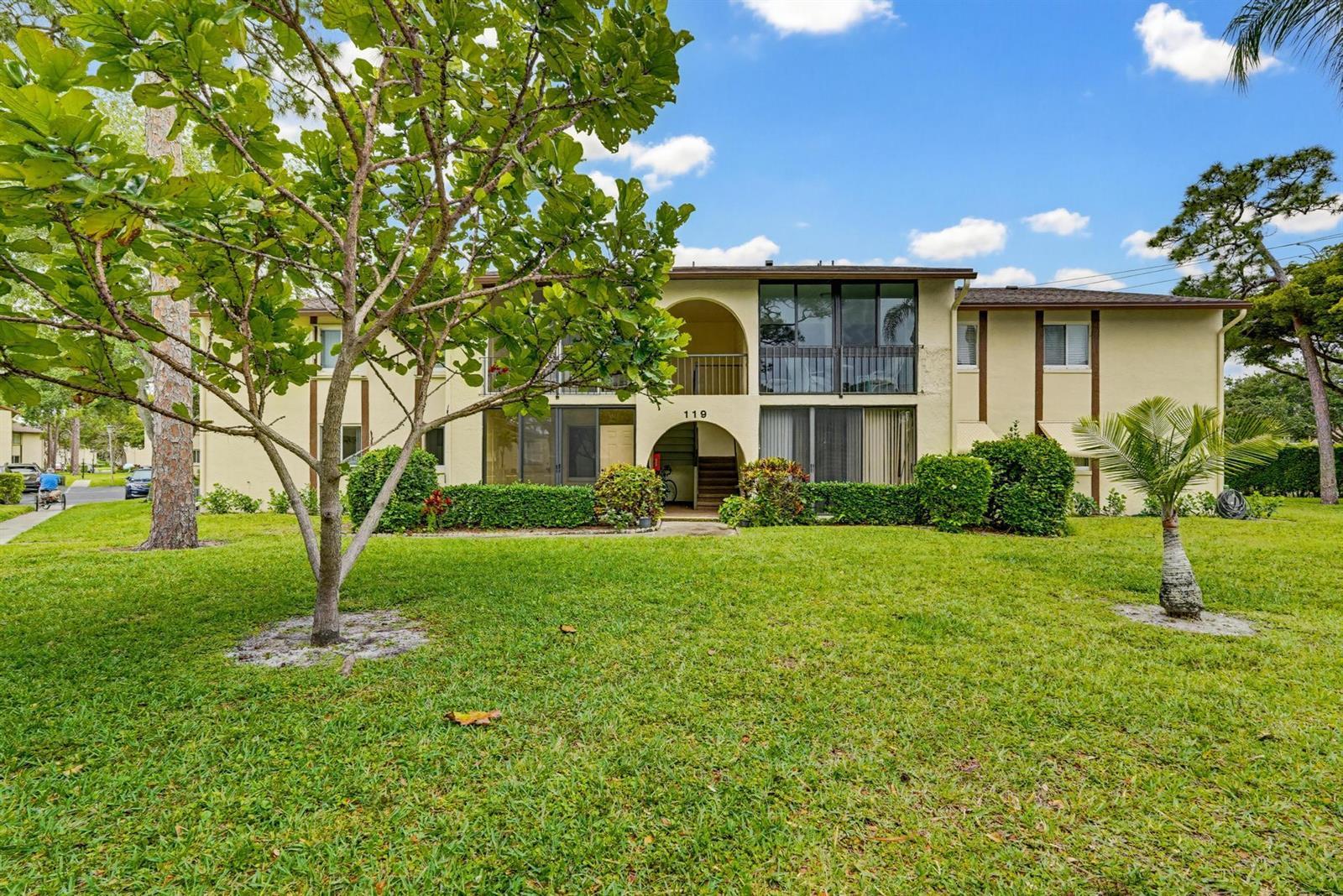 119 Lake Pine Circle # 2, FL 33463