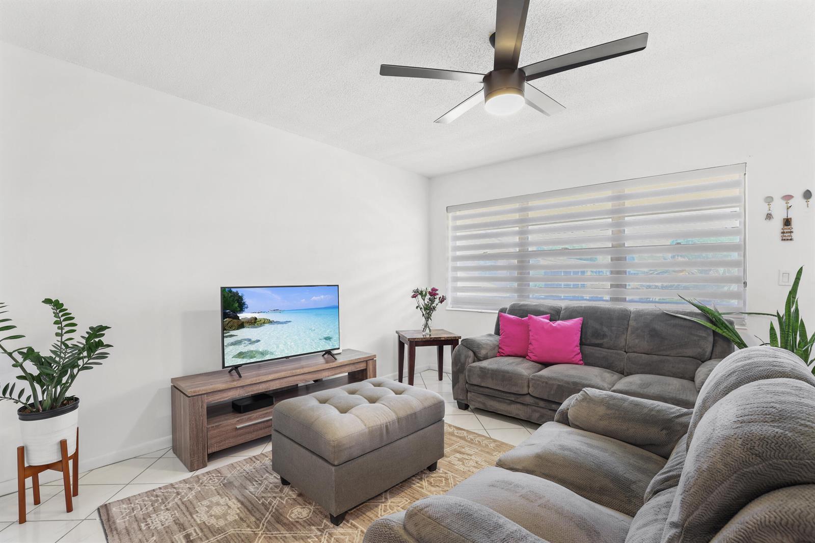 215 Sheffield I, West Palm Beach FL 33417 photo 3