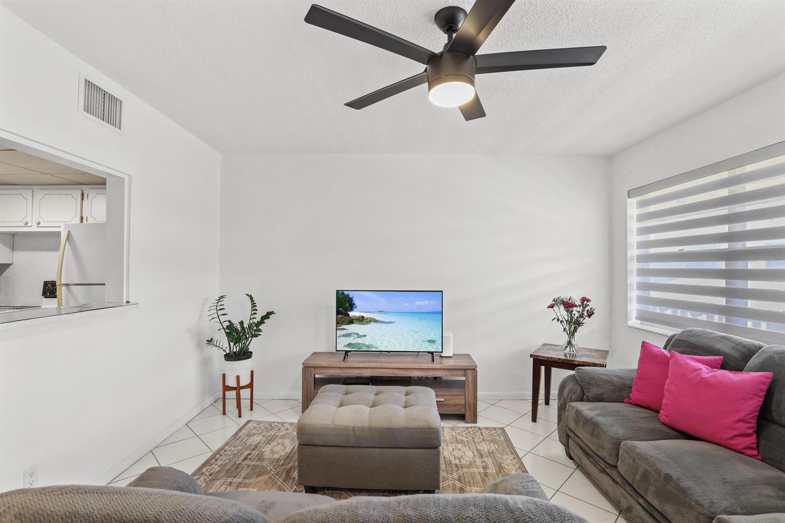 215 Sheffield I, West Palm Beach FL 33417 photo 4