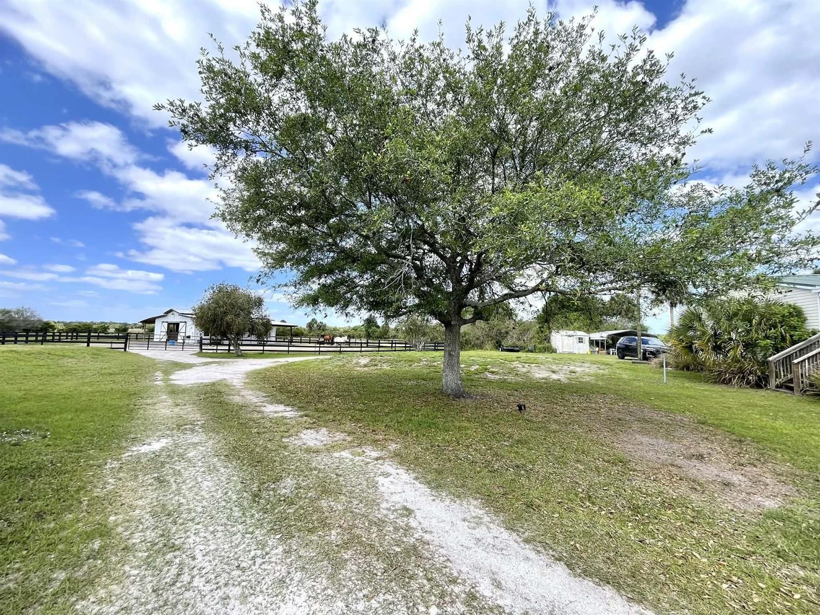 8121 NW 58th Lane, Okeechobee FL 34972 photo 3