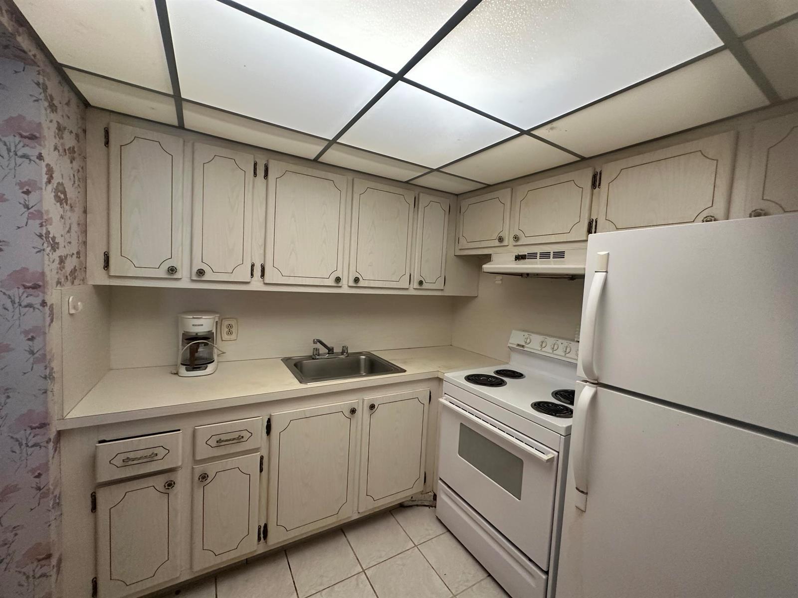 72 Northampton D, West Palm Beach FL 33417 photo 3