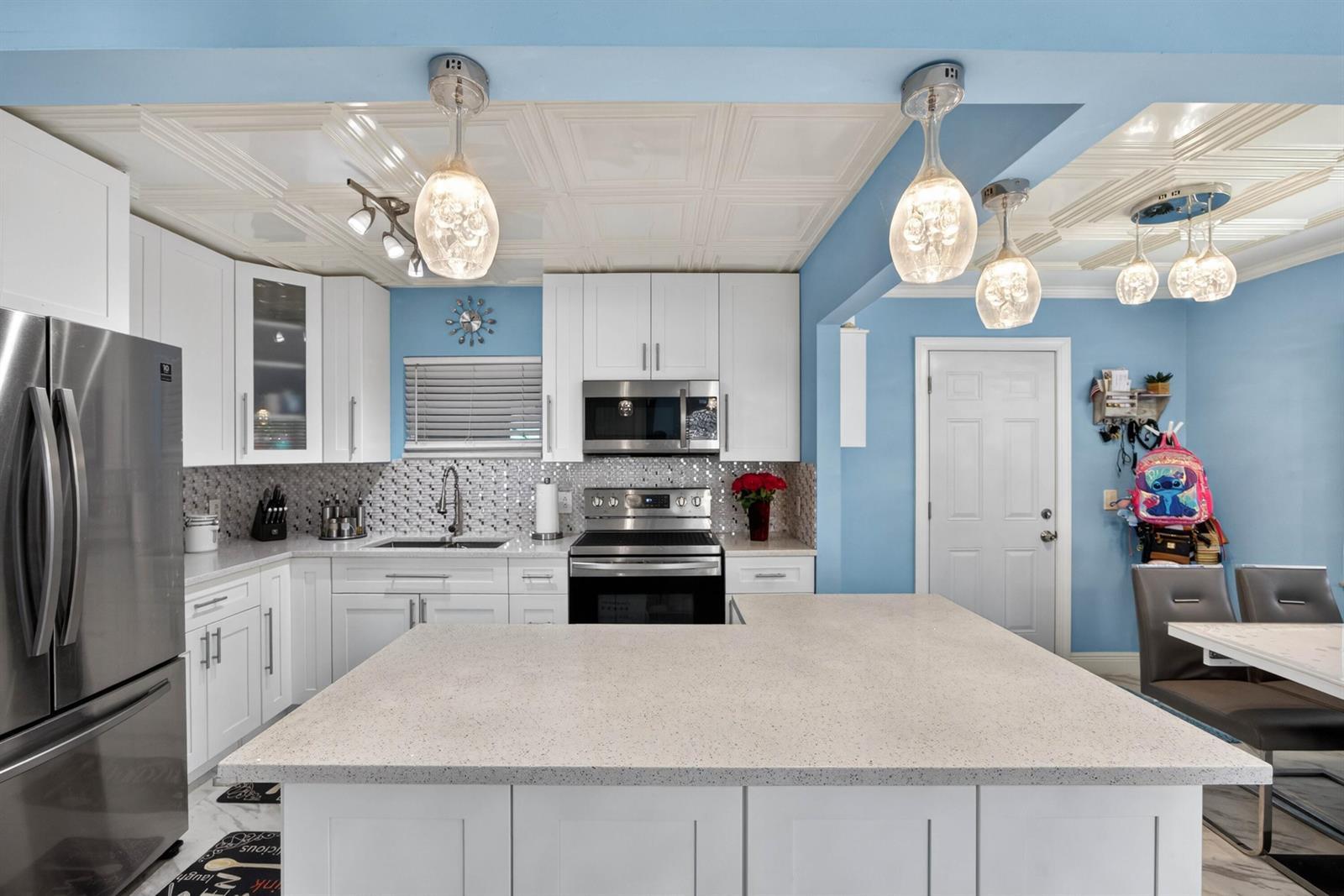 1020 Avon Road, West Palm Beach FL 33401 photo 2