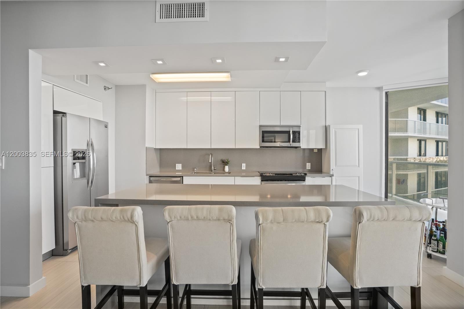 20281 E Country Club Dr # 1603, Aventura FL 33180 photo 3