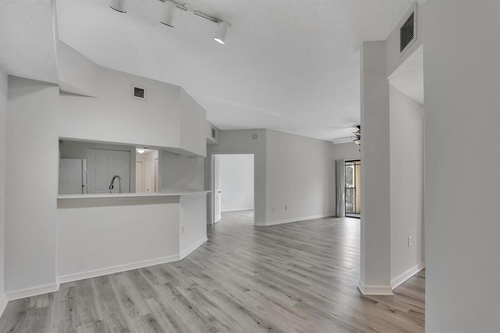 2725 Anzio Court # 202, Palm Beach Gardens FL 33410