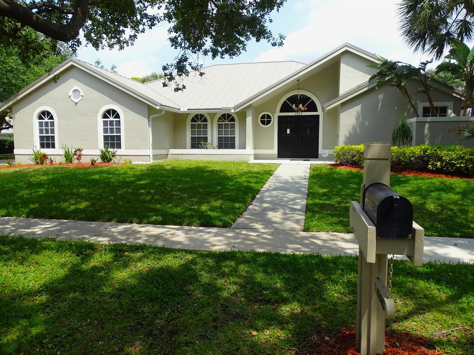 6325 Winding Lake Drive, Jupiter FL 33458