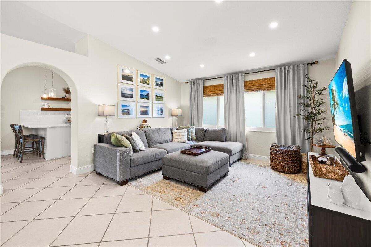 14525 NW 88th Avenue, Miami Lakes FL 33018 photo 5