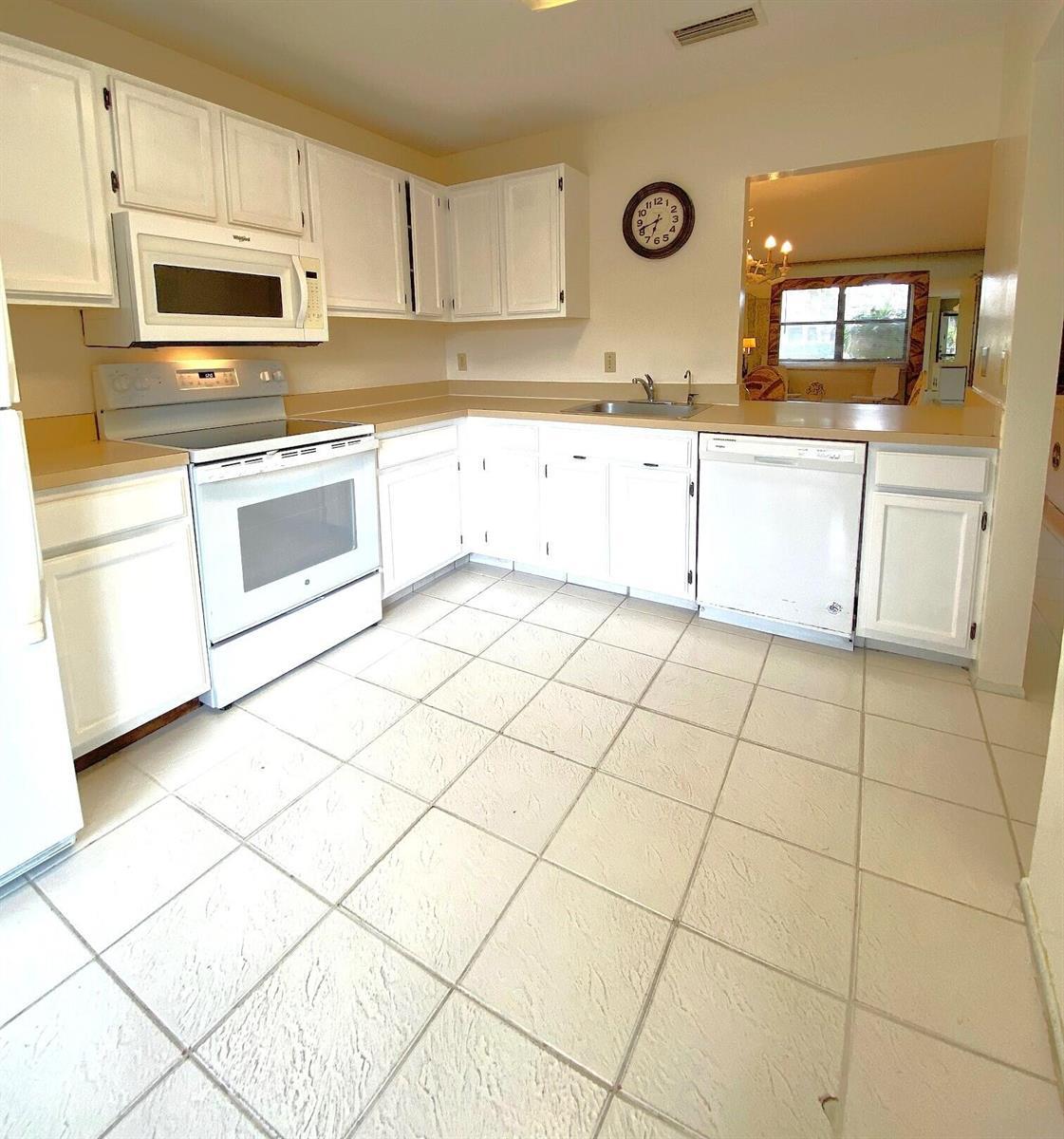 180 Sarita Court, Royal Palm Beach FL 33411 photo 4