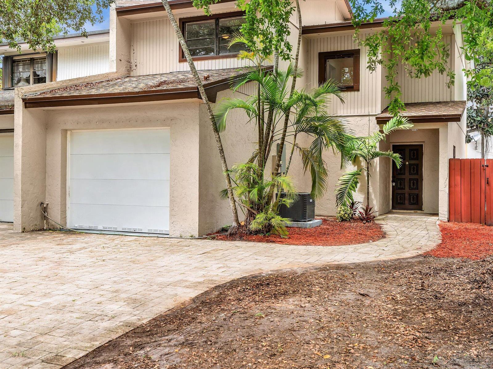 3841 Farragut Street, Hollywood FL 33021