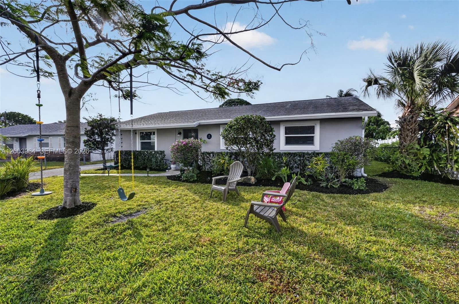 219 E Whitney Dr, Jupiter FL 33458 photo 2