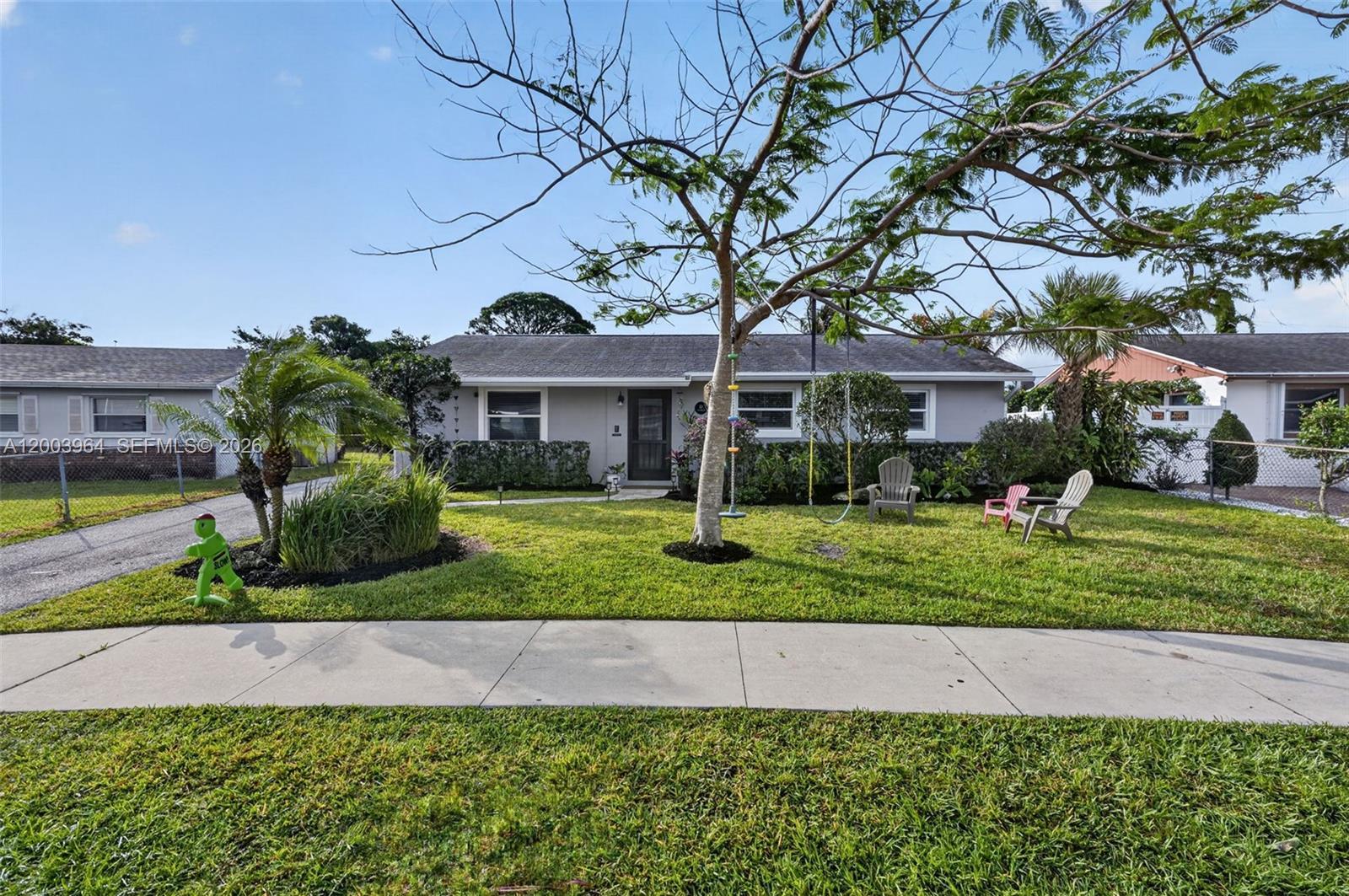 219 E Whitney Dr, Jupiter FL 33458 photo 3