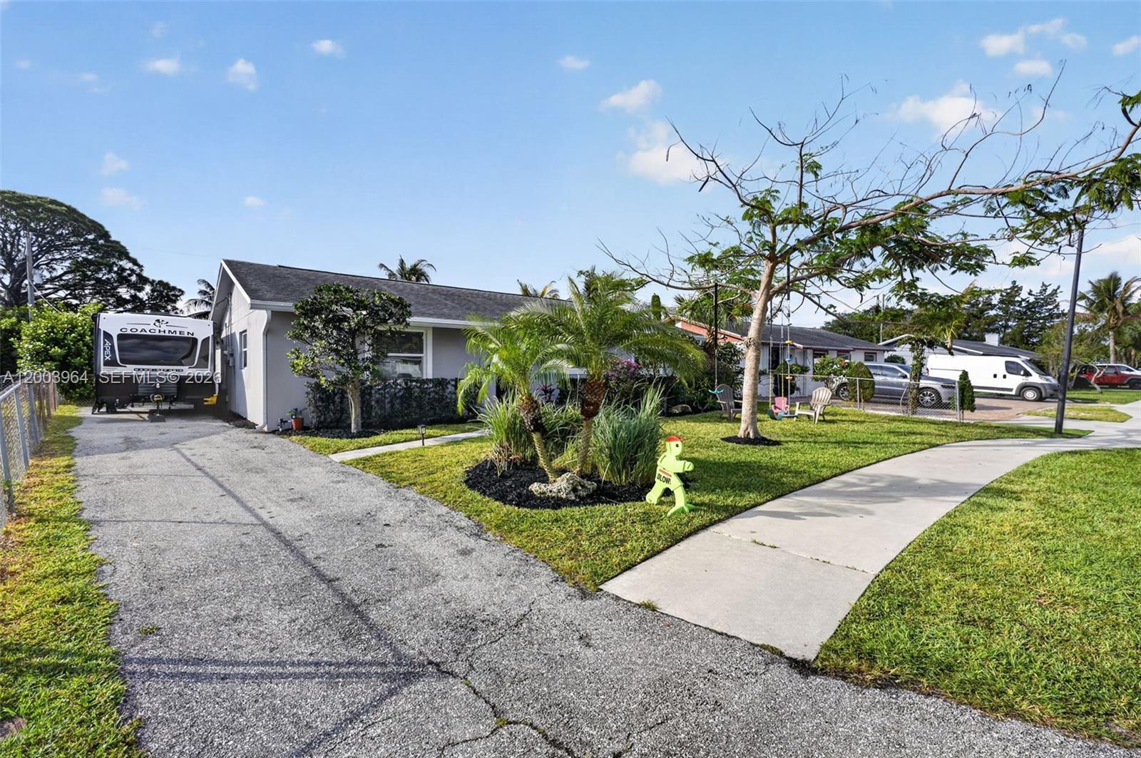 219 E Whitney Dr, Jupiter FL 33458 photo 4