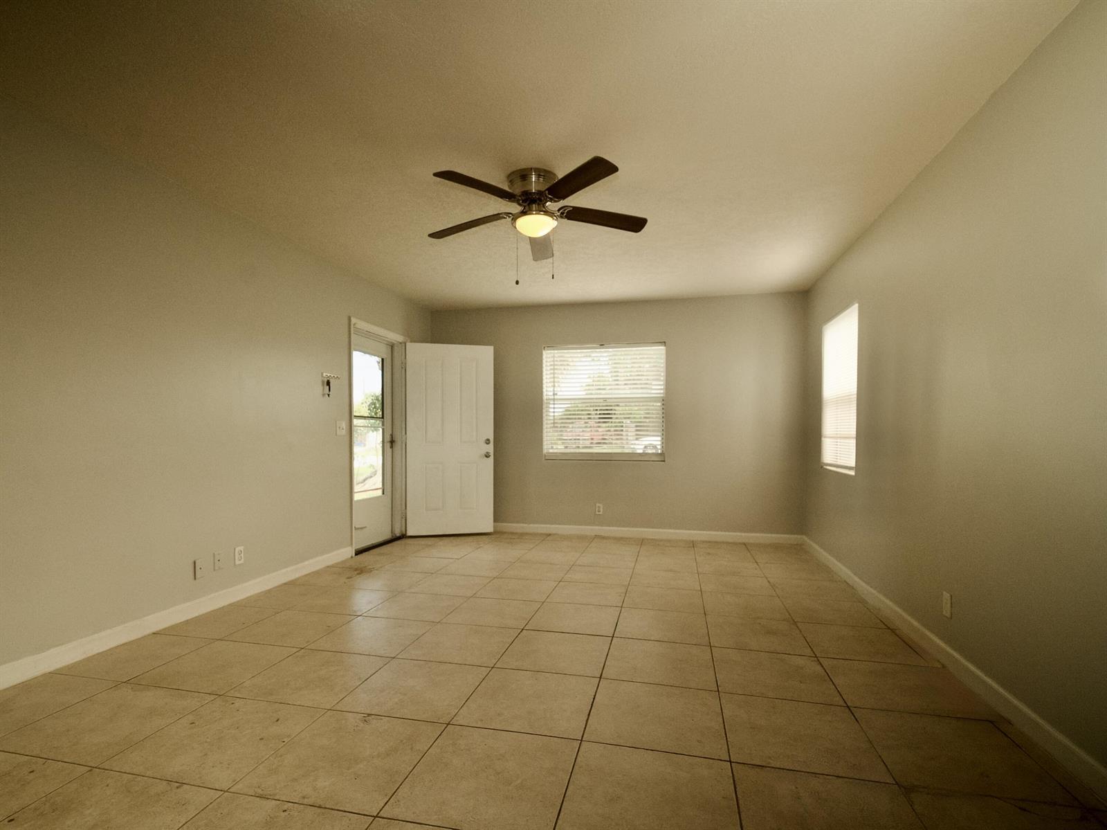 158 W 25th Street, Riviera Beach FL 33404 photo 4