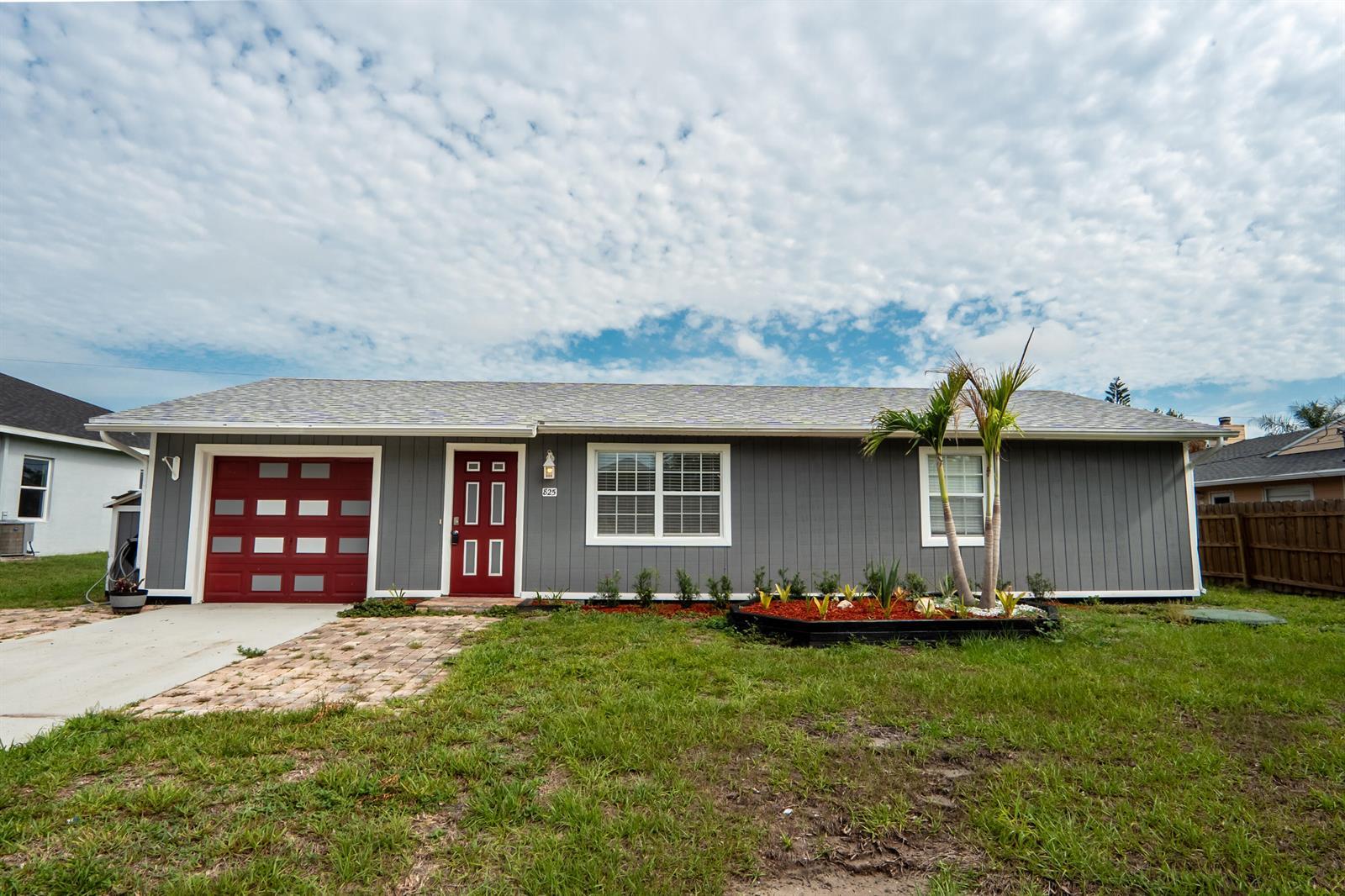 825 SW Canary Terrace, Port St. Lucie FL 34953