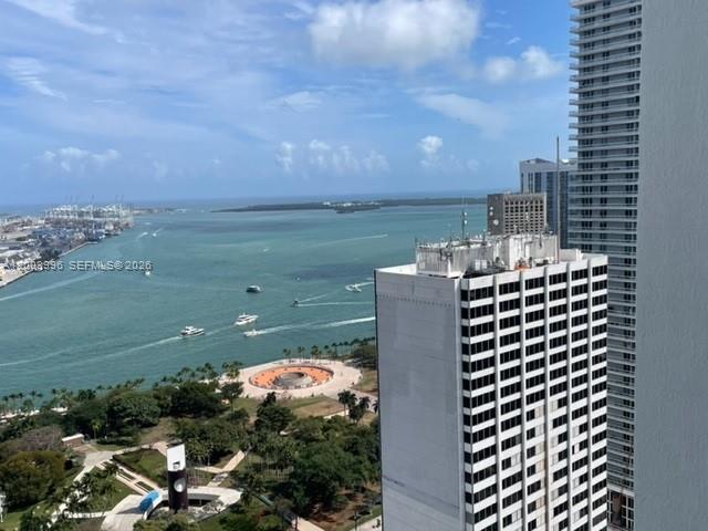 253 2nd St # 3807, Miami FL 33132 photo 4