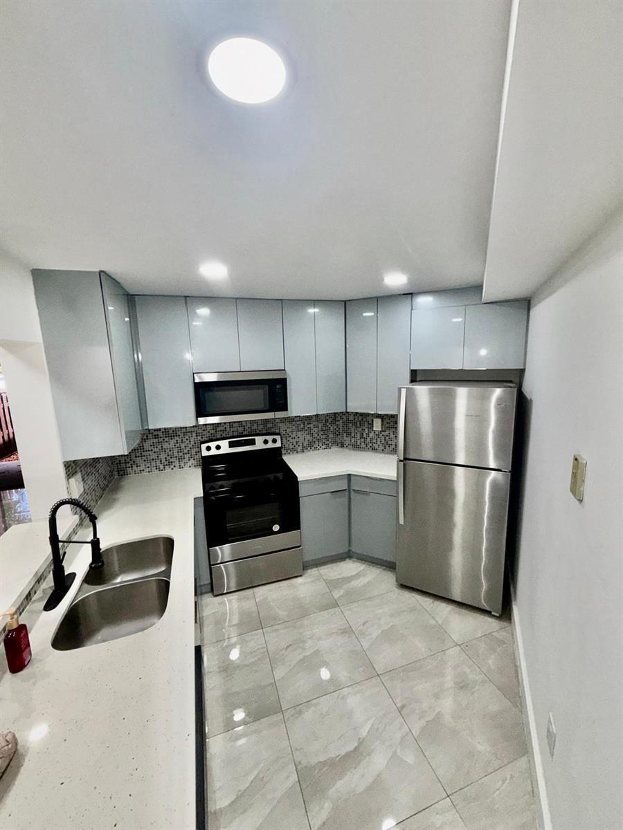 9405 Fontainebleau Boulevard # 109, Miami FL 33172