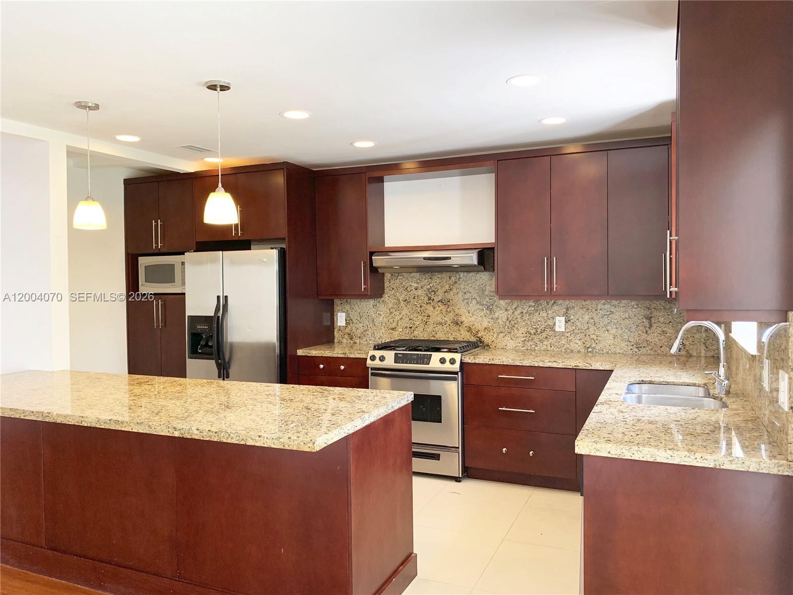 7750 Noremac Ave, Miami Beach FL 33141 photo 5