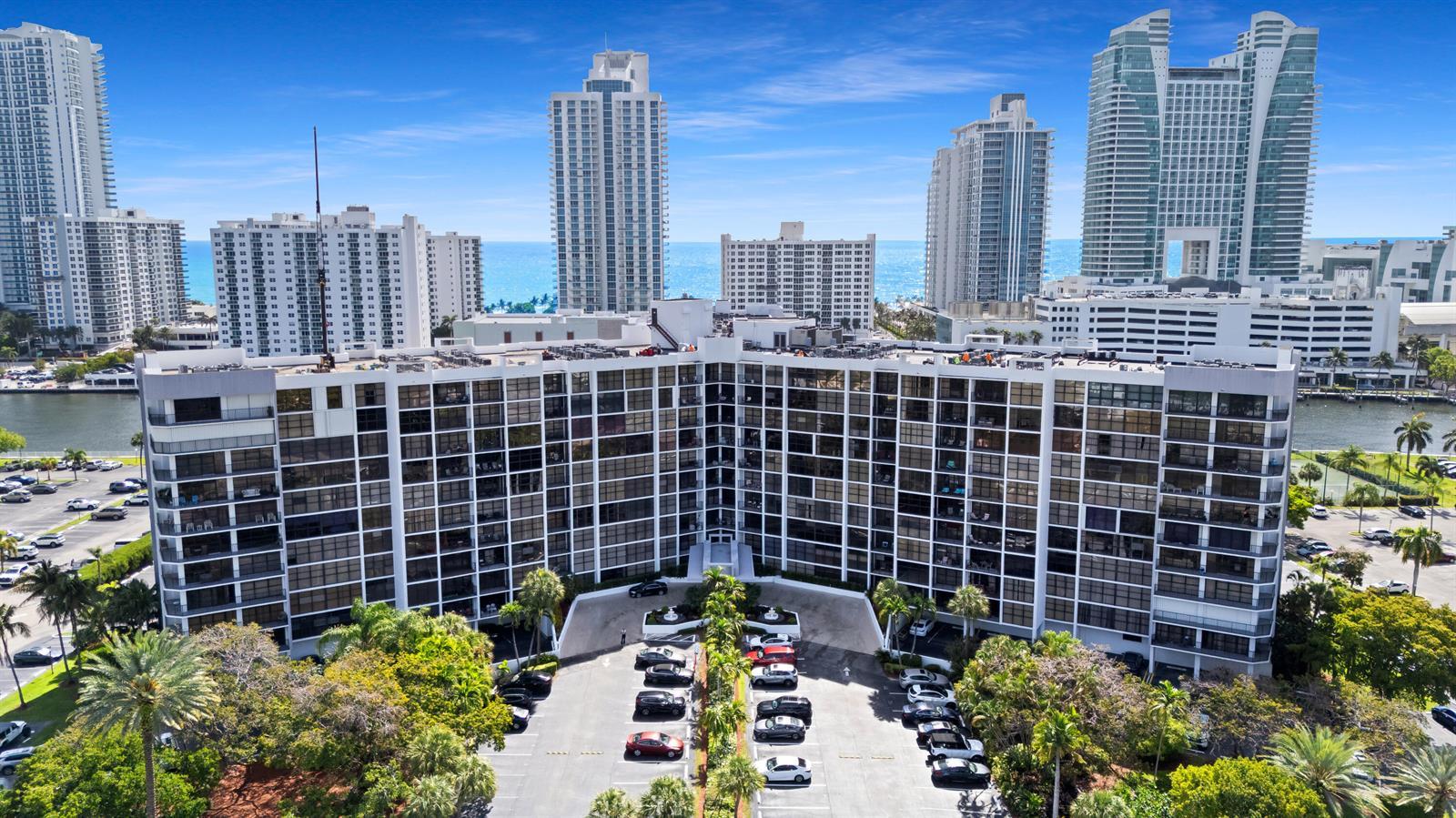 600 Parkview Drive # 823, Hallandale Beach FL 33009 photo 2