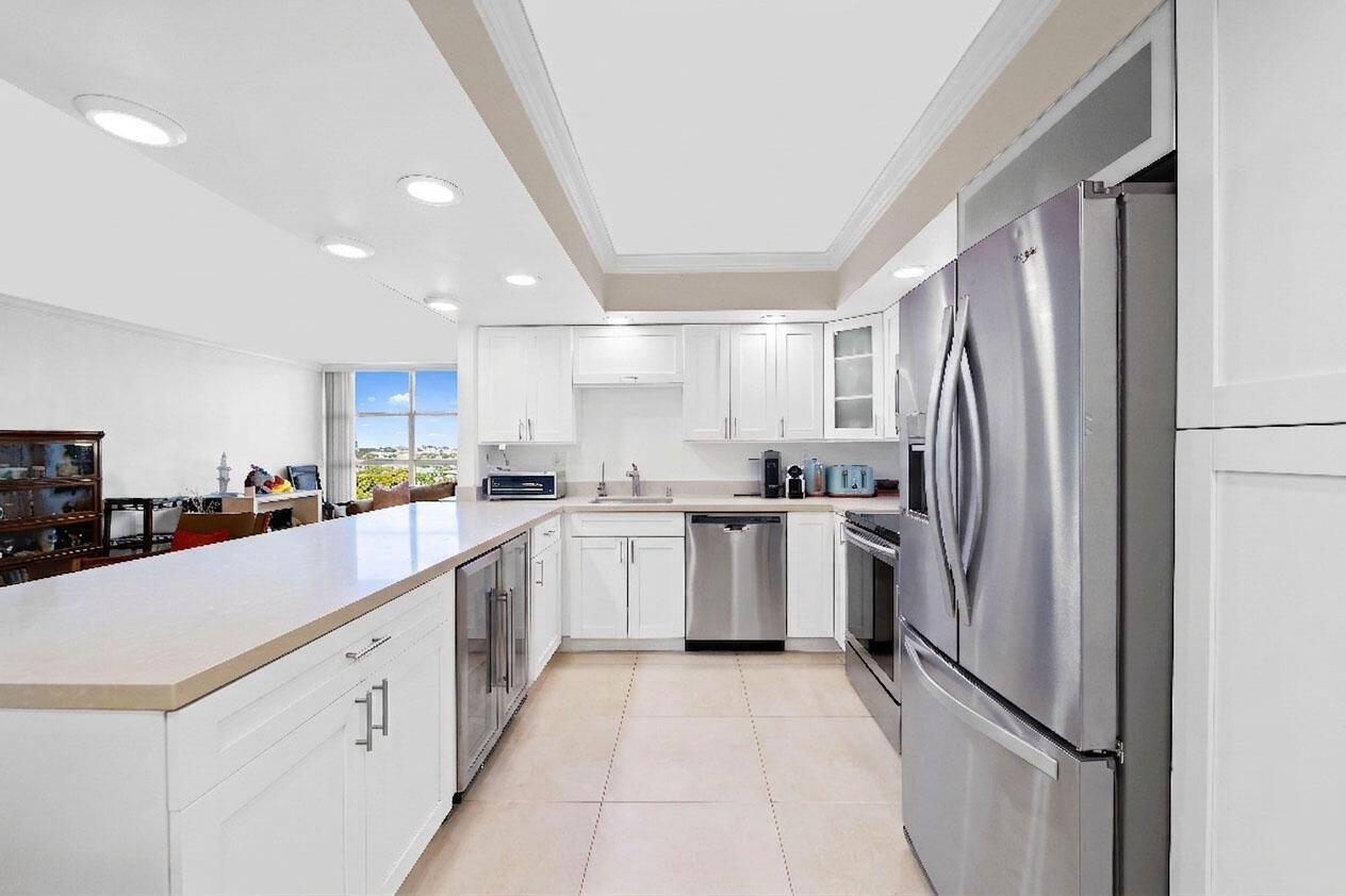 600 Parkview Drive # 823, Hallandale Beach FL 33009 photo 5