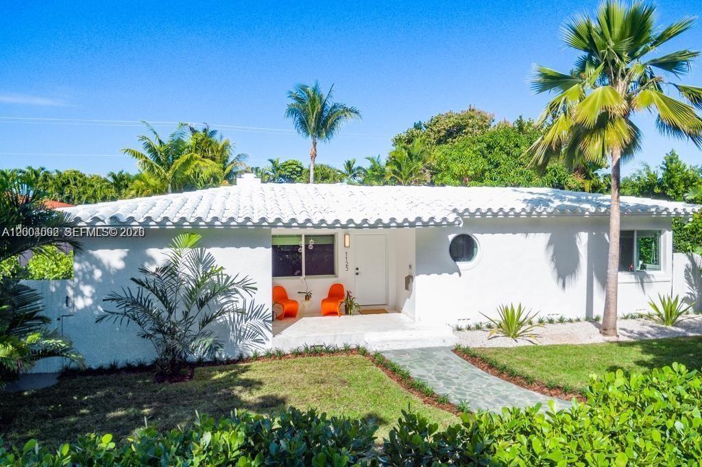 1123 Bay Dr, Miami Beach FL 33141 photo 2