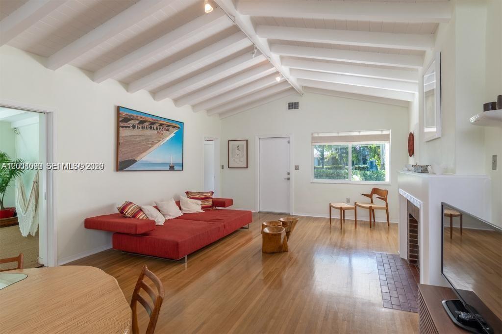 1123 Bay Dr, Miami Beach FL 33141 photo 4