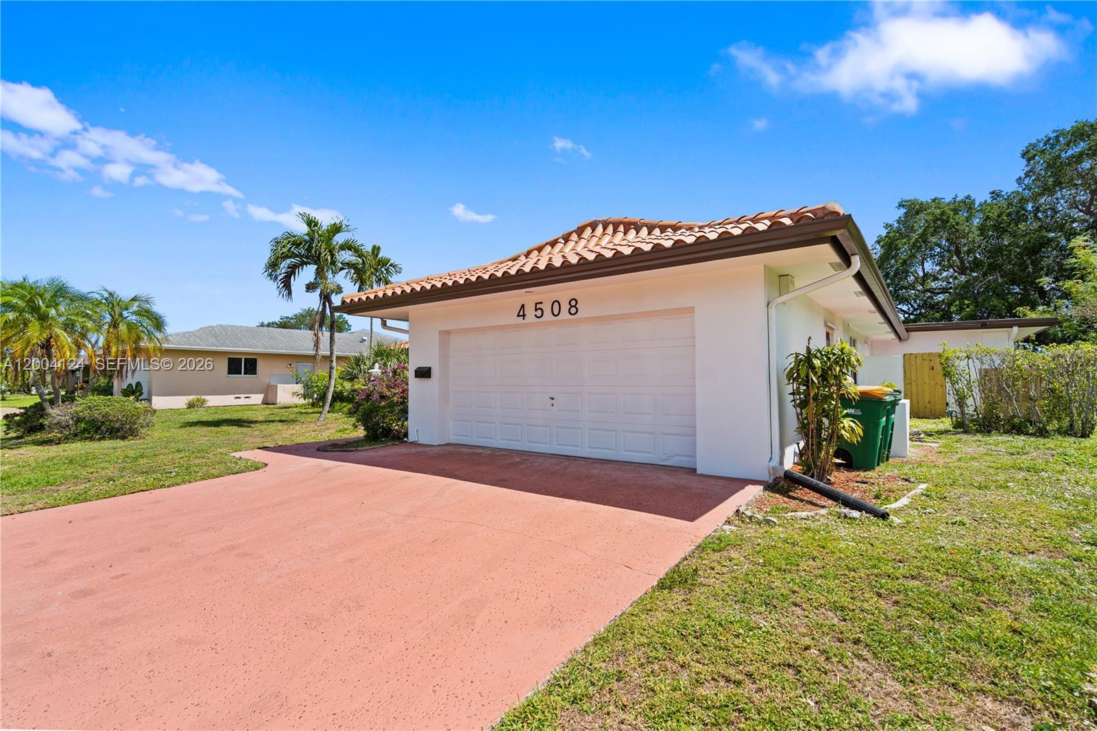 4508 King Palm Dr, Tamarac FL 33319 photo 2