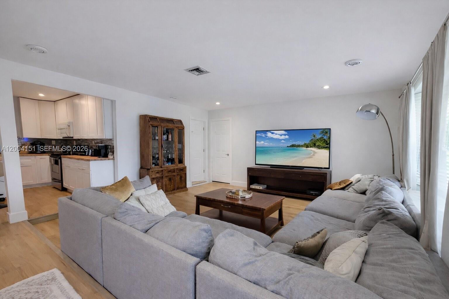 1426 Coolidge St, Hollywood FL 33020 photo 4