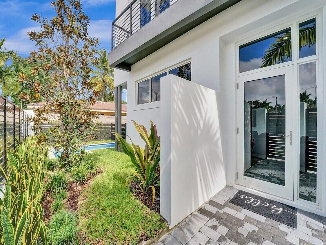 1220 NE 15th Avenue, Fort Lauderdale FL 33304 photo 4