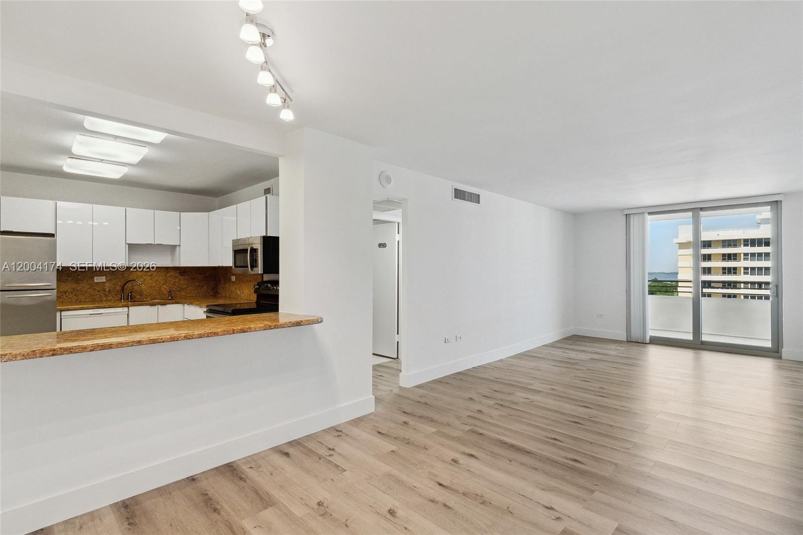 5555 Collins Ave # 15V, Miami Beach FL 33140 photo 3