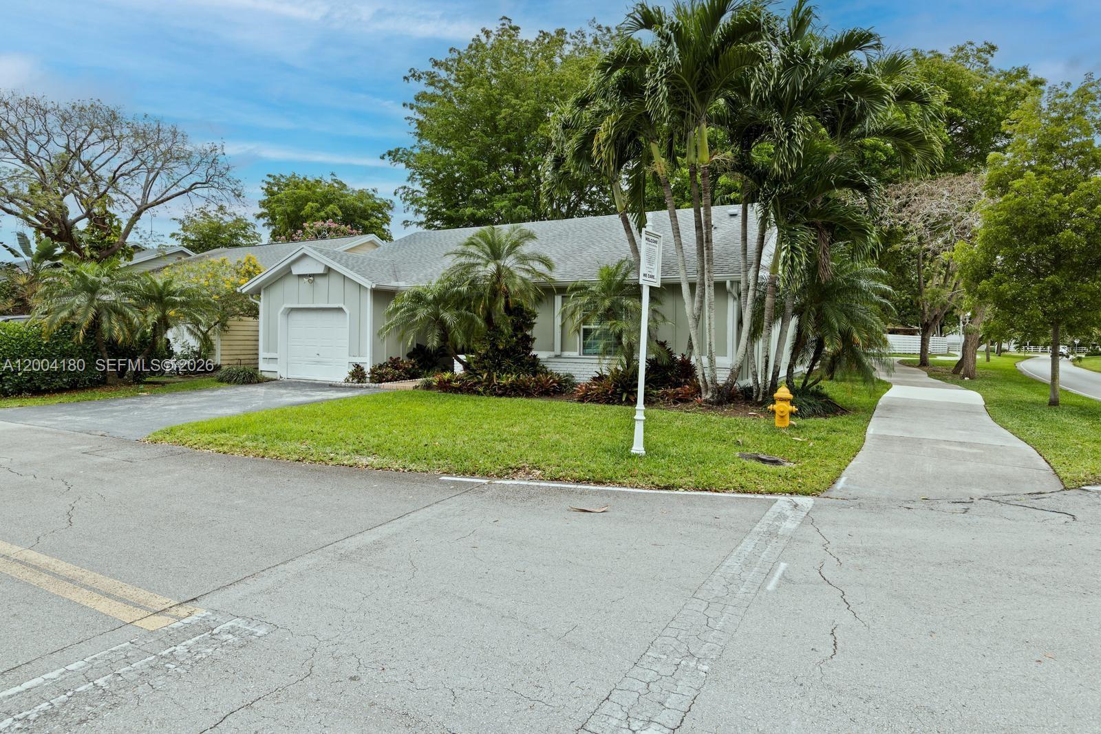 14812 SW 140th Pl, Miami FL 33186 photo 2