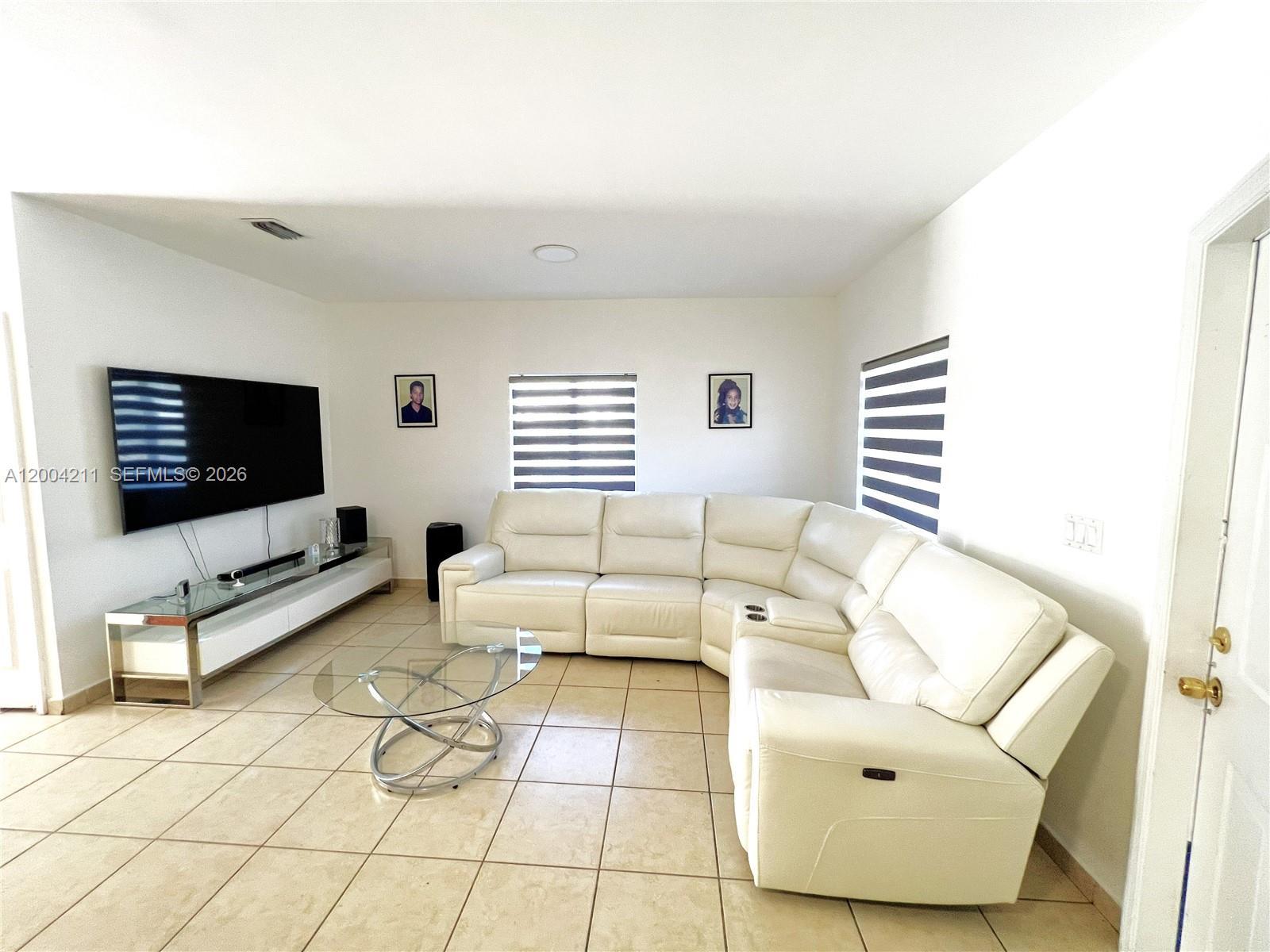2914 SE 15th Ter, Homestead FL 33035 photo 3